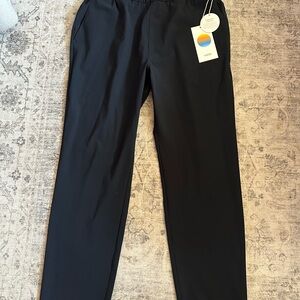 NWT Vuori Women’s Miles Ankle Pant - Size M